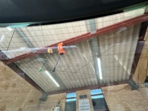 施工前のレクサスのフロントガラスを中から撮影した画像